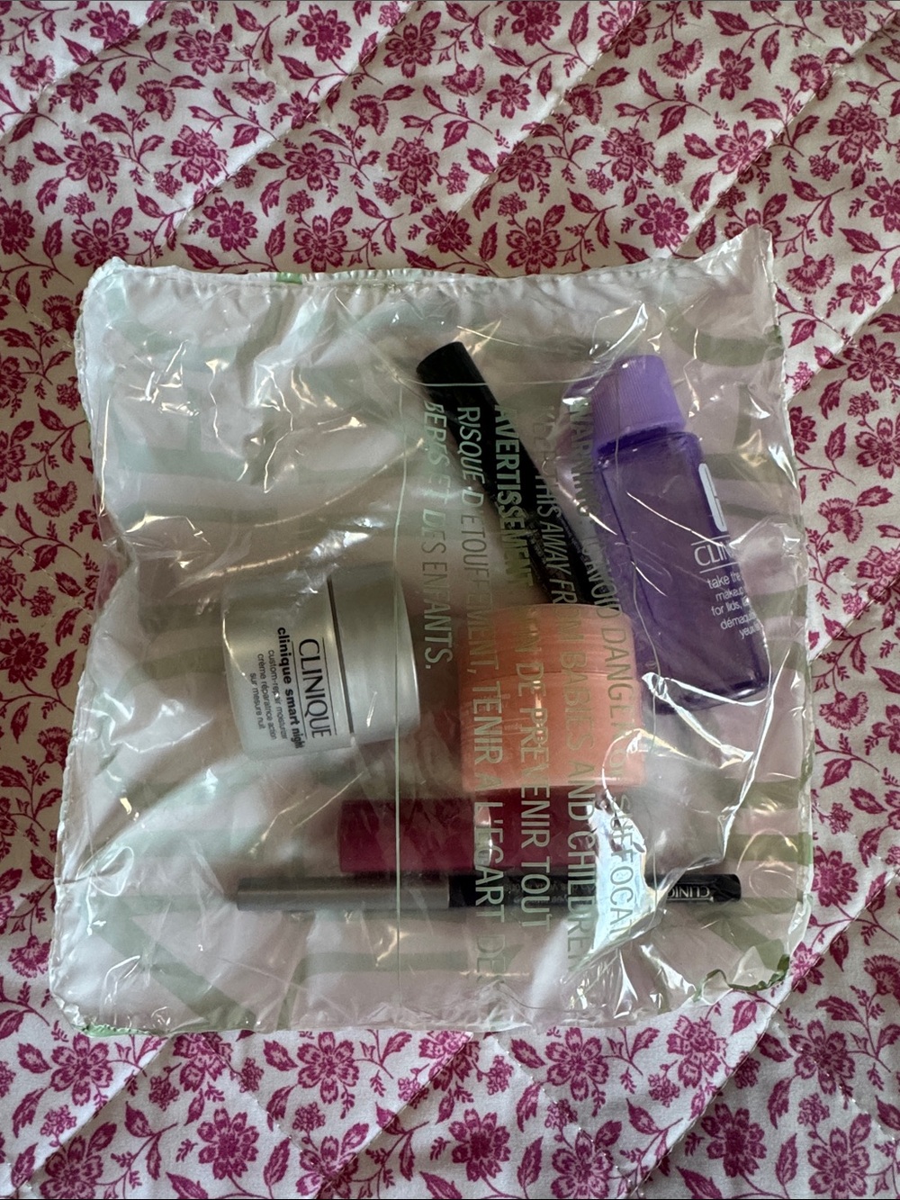 Clinique Makeup And Moisturizer Gift Set